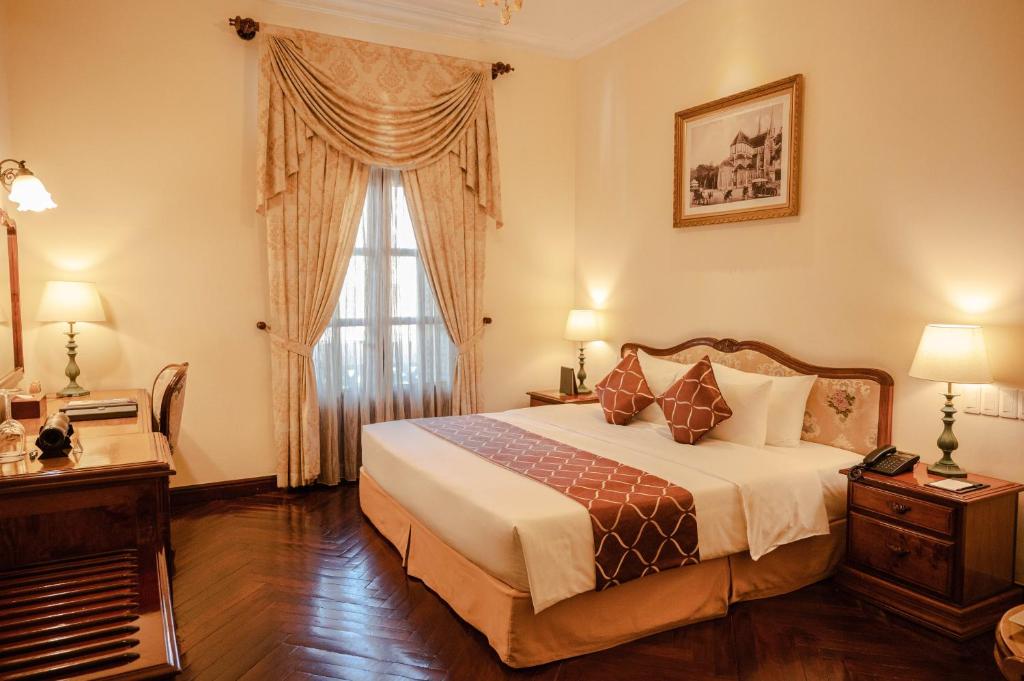 Phòng Grand Executive Có Giường Cỡ King Nhìn Ra Thành Phố Hoặc Ban Công