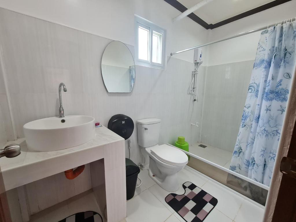 Koupelna v ubytování Alona Rose Hotel by SMS Hospitality
