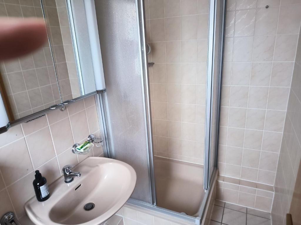 Koupelna v ubytování Zimmer am Jüdenhof