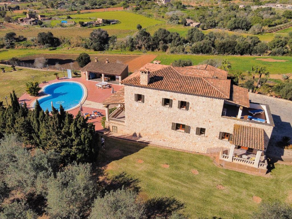 The swimming pool at or close to Finca Aguilas
