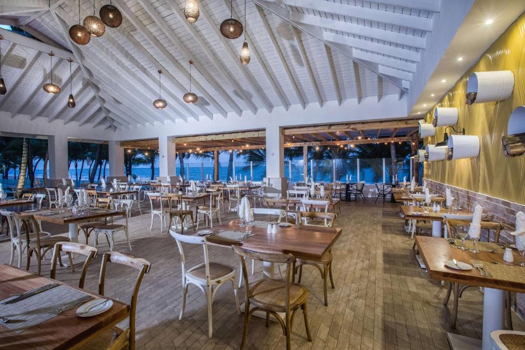 Restaurace v ubytování Viva Tangerine by Wyndham, A Trademark All Inclusive