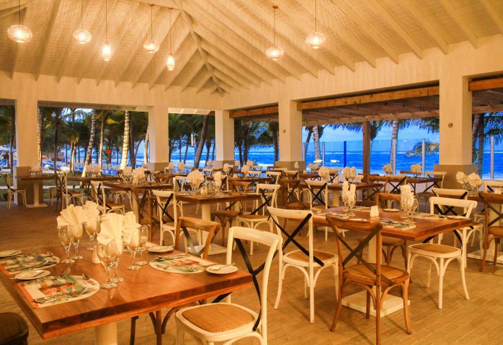 Restaurace v ubytování Viva Tangerine by Wyndham, A Trademark All Inclusive