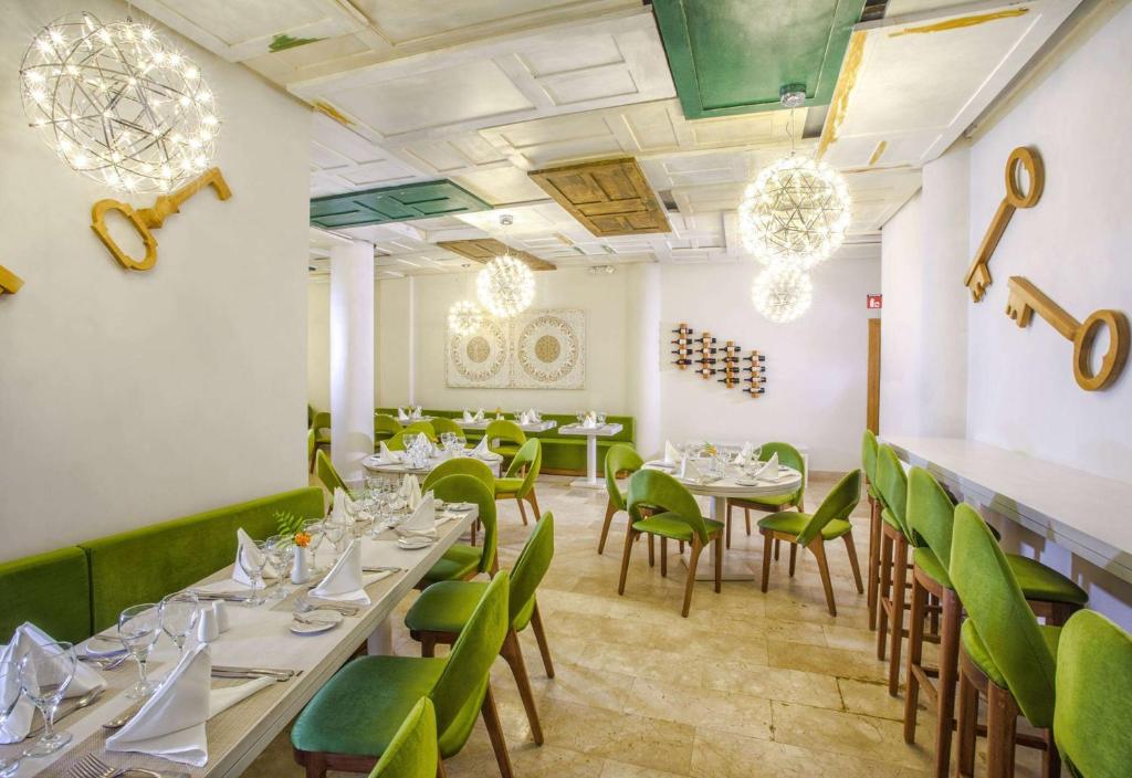Restaurace v ubytování Viva Tangerine by Wyndham, A Trademark All Inclusive