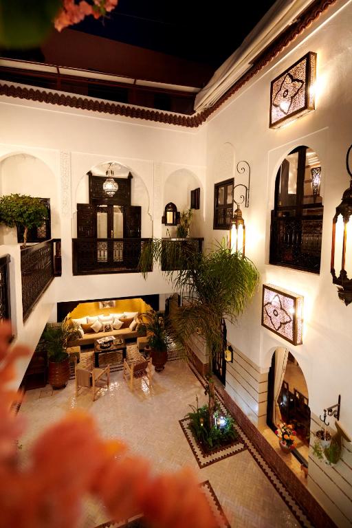 Posezení v ubytování Riad Dar Amanza en exclusivité avec 4 chambres au coeur de la médina