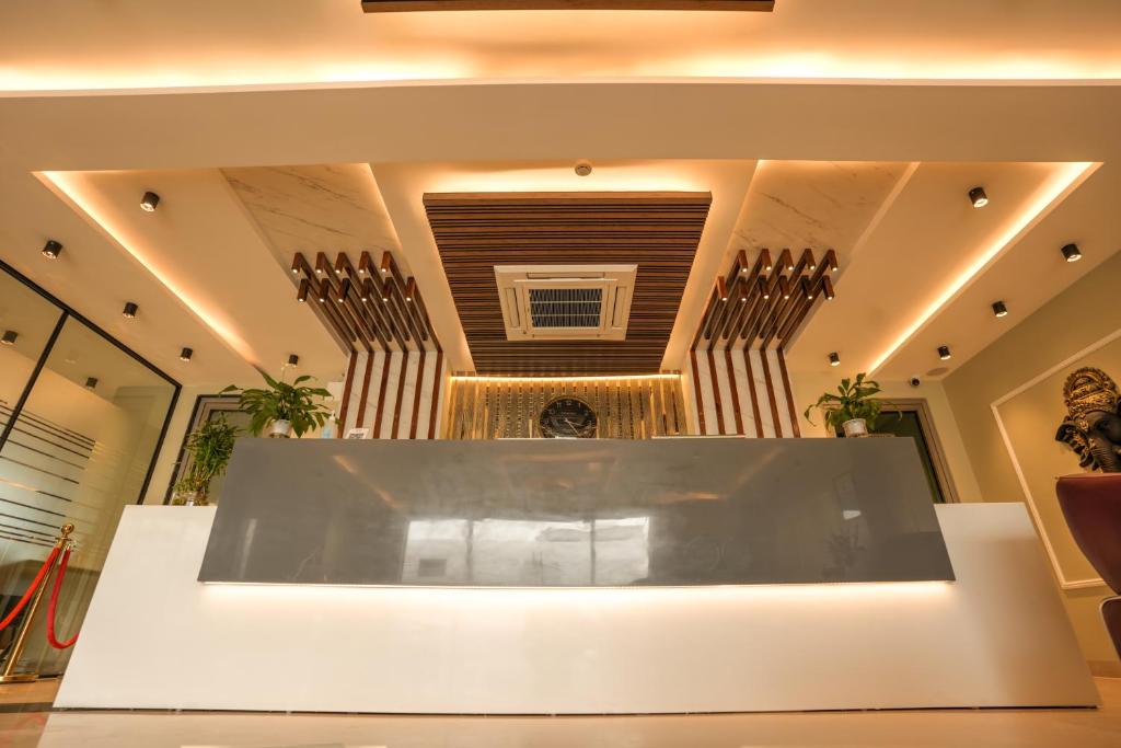 Fotografie z fotogalerie ubytování Rj Hotel - Managed by Atithi House v destinaci Greater Noida