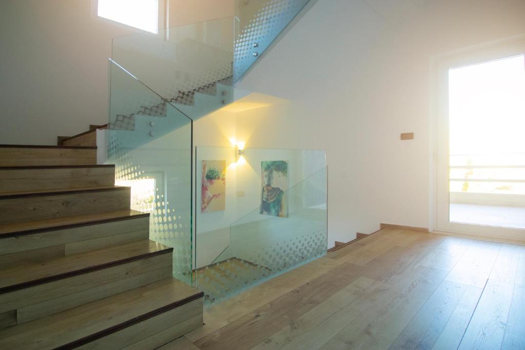 Elite Luxury Boutique - Image 5