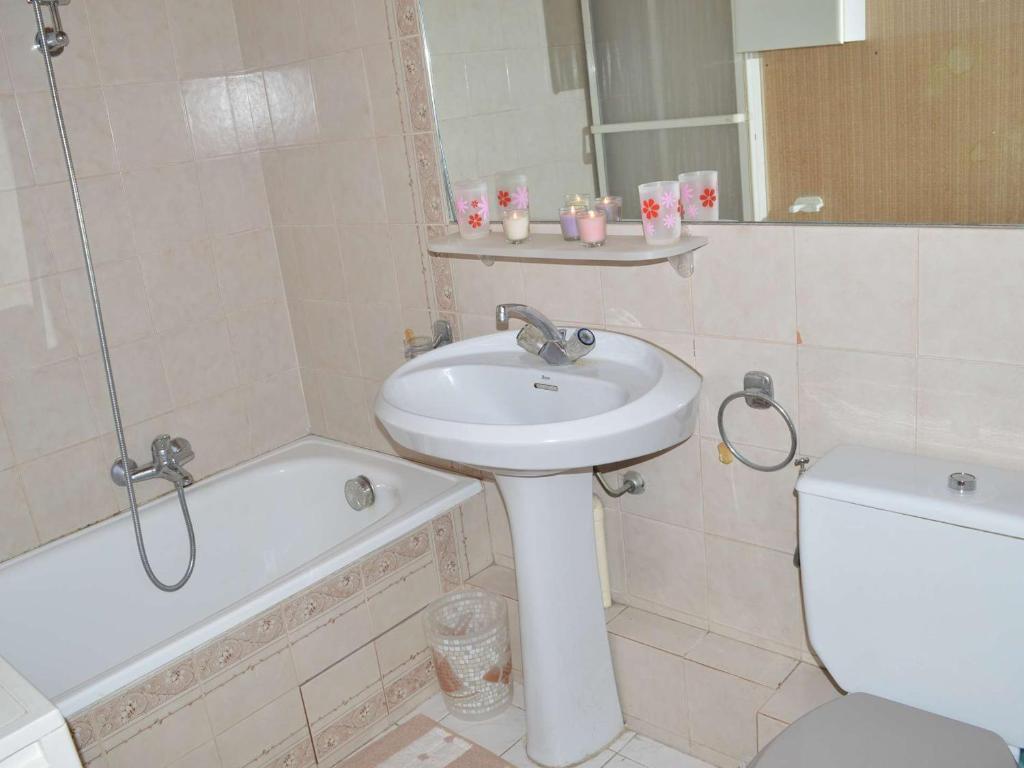 Kúpeľňa v ubytovaní Studio 2 pers. avec piscine, proche mer, Fréjus - FR-1-226A-150