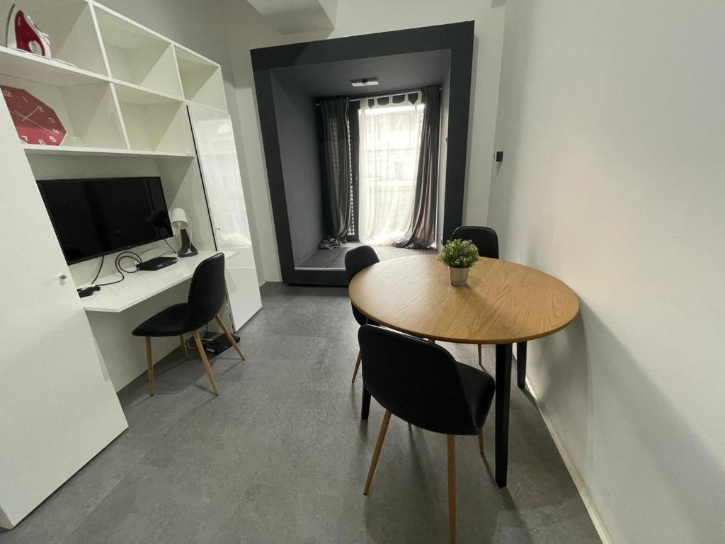 Jazz Apartment 1077 Budapest, 17-19 Rottenbiller utca C 2.em 203 kép - 1