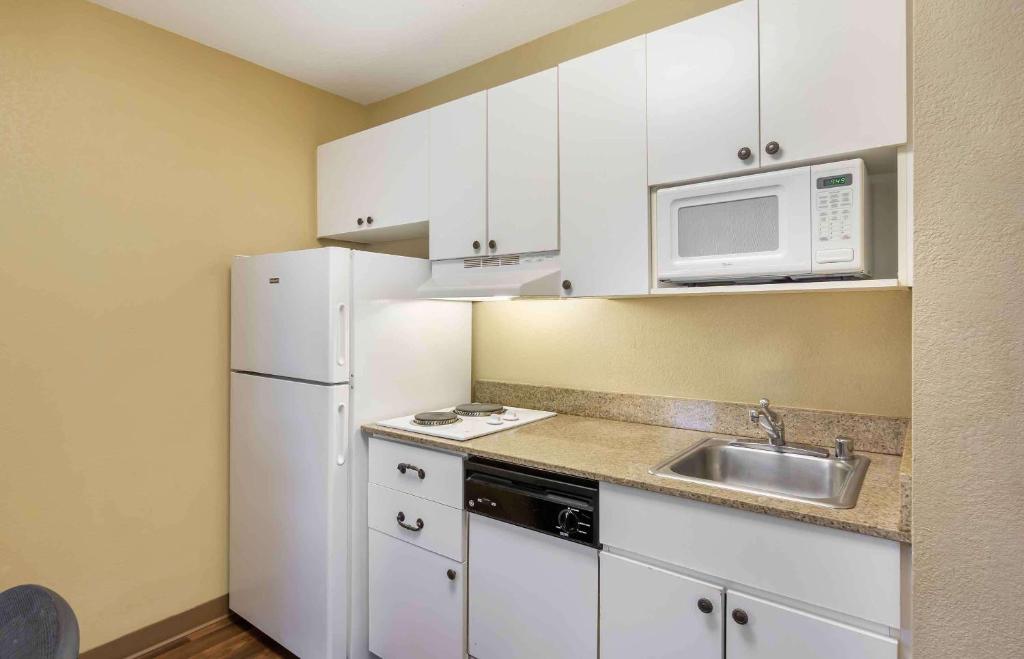 Kuchyň nebo kuchyňský kout v ubytování Extended Stay America Suites - Seattle - Bothell - Canyon Park