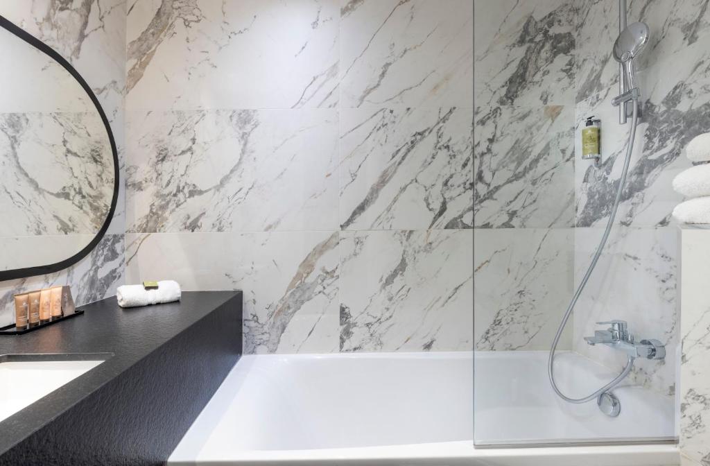 
Superior Room with Bath
