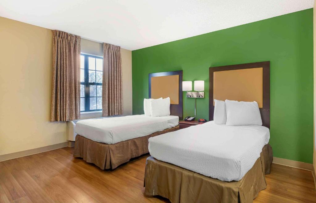 Postel nebo postele na pokoji v ubytování Extended Stay America Suites - Seattle - Everett - North