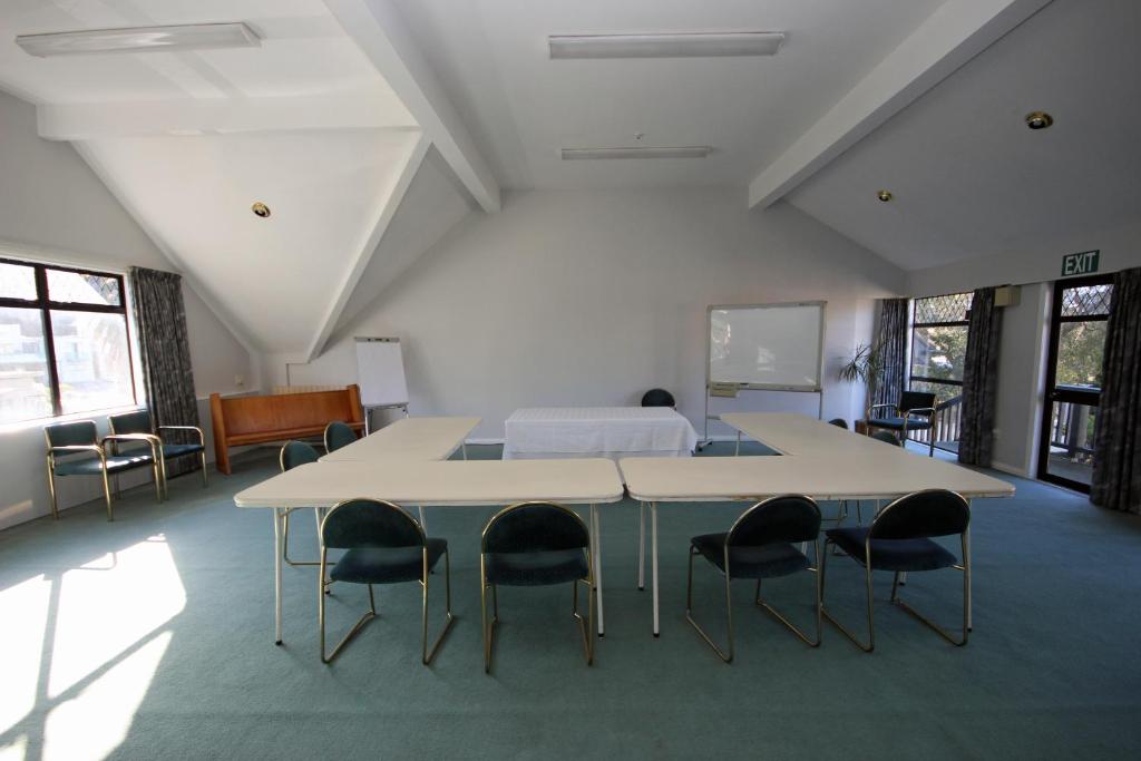 Champers Motor Inn - Resim 7