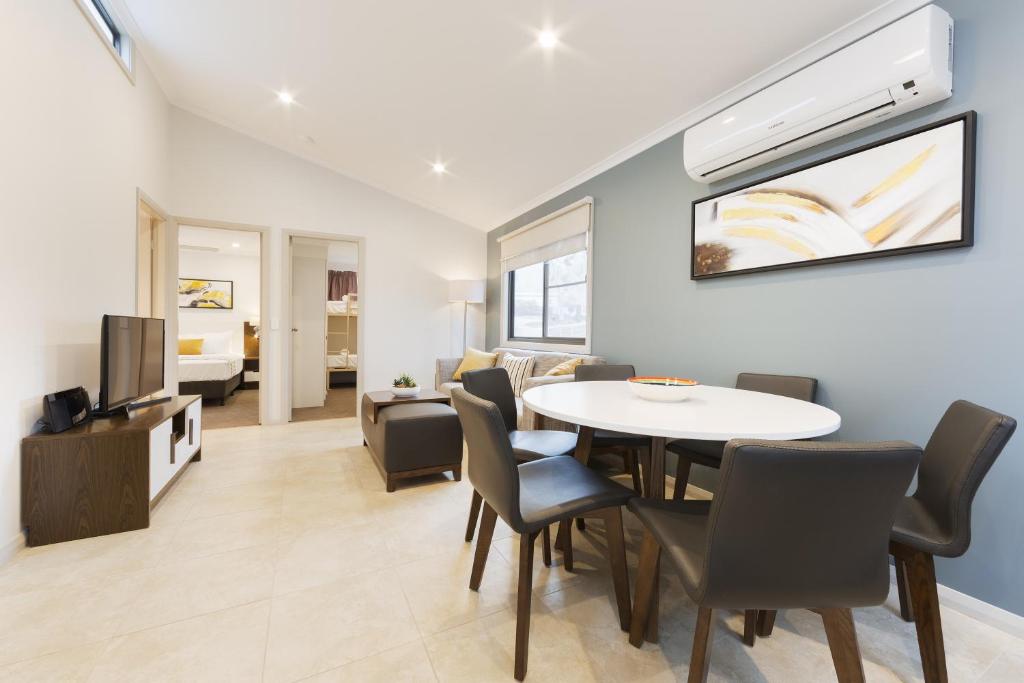 Alivio Tourist Park Canberra - Villa De Jardin (2 Chambres)