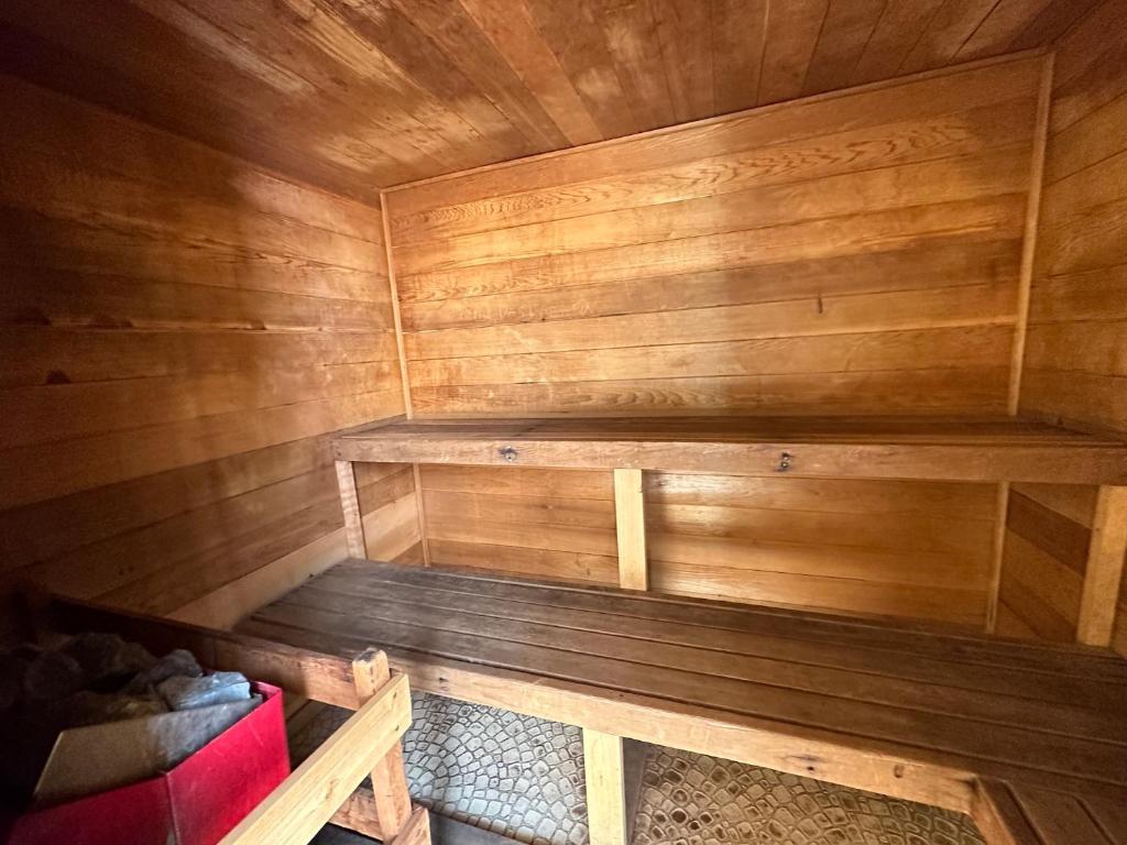 New renovated McCloud Condo in the middle of Town, Incline Village