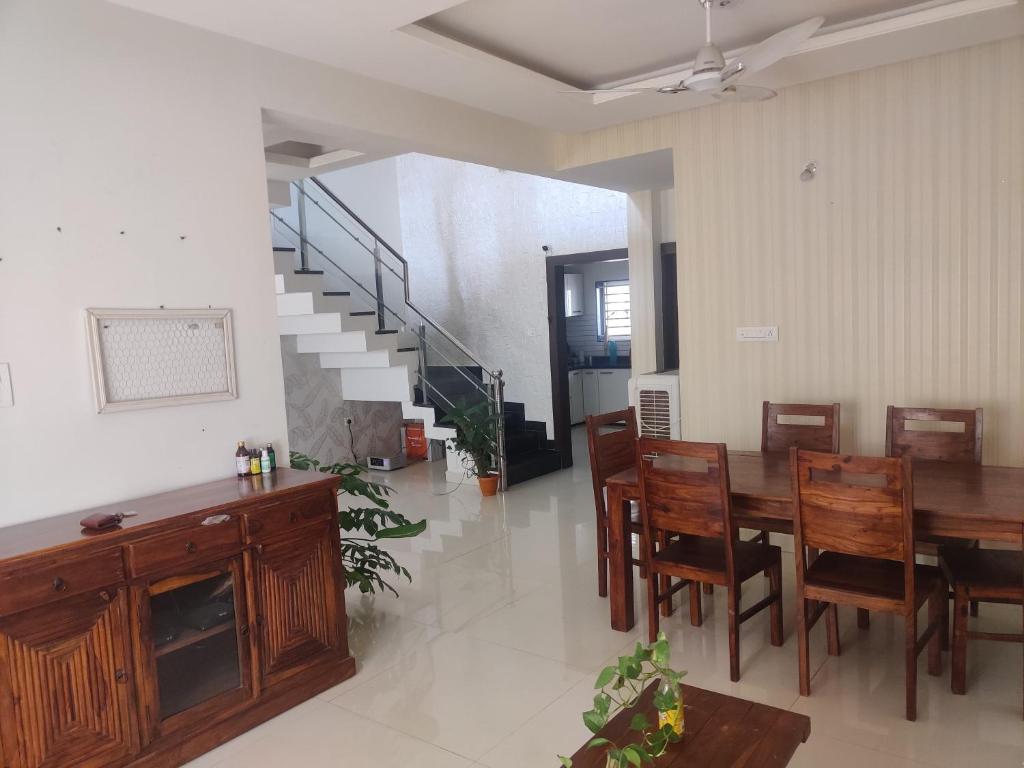 Gallery image of Away From Home, Furnished Apartment in Bhopal