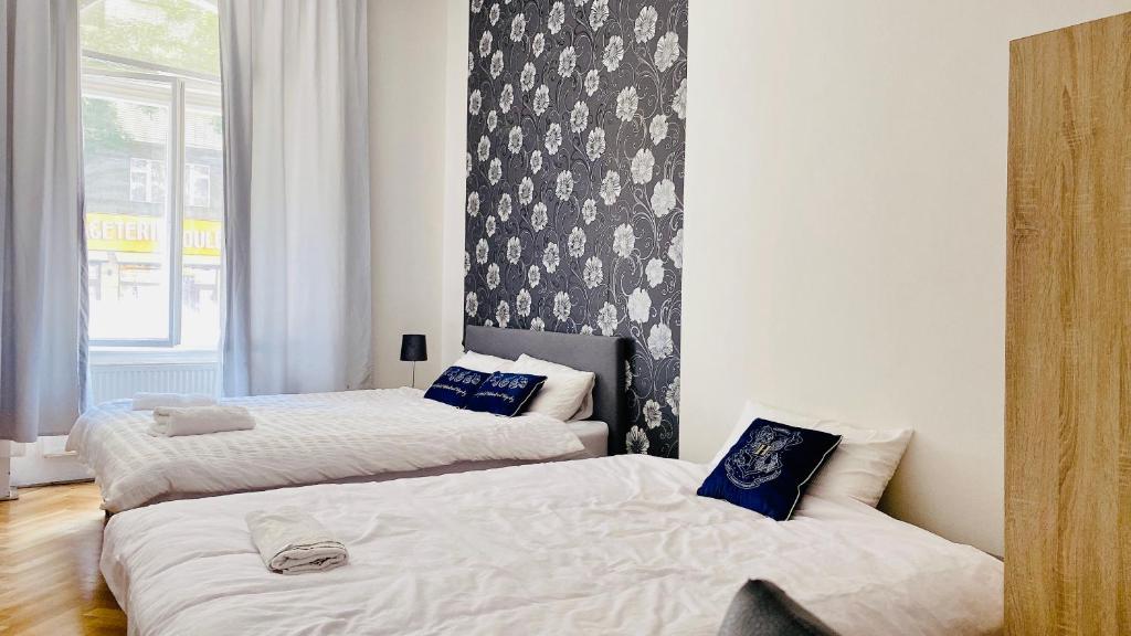 Llit o llits en una habitació de Private room in Prague Centre