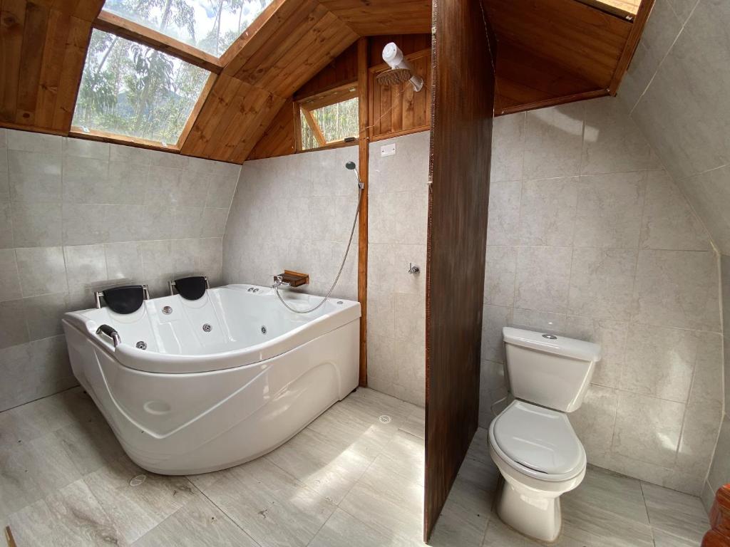 Koupelna v ubytování La Roca Glamping