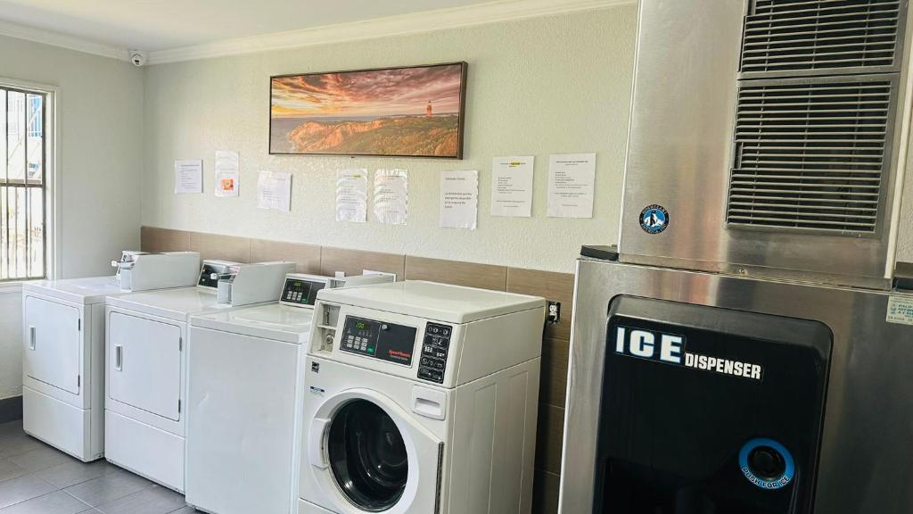 Studio 6 Suites San Ysidro CA San Diego South Bay photo
