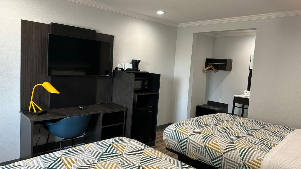 Studio 6 Suites San Ysidro CA San Diego South Bay - 