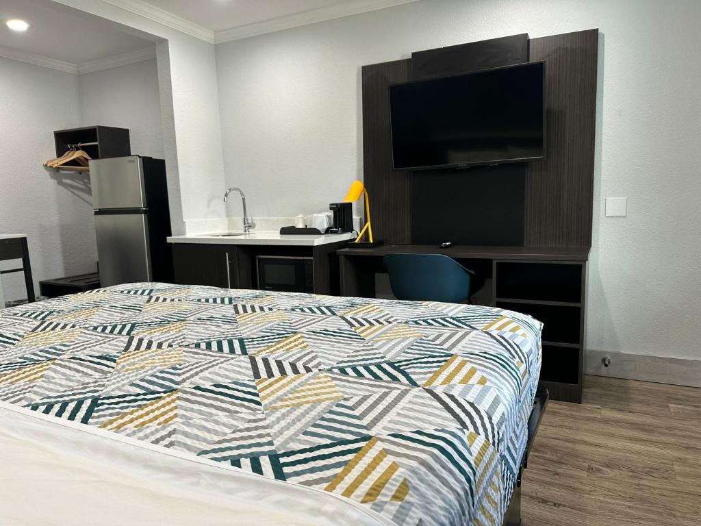 Studio 6 Suites San Ysidro CA San Diego South Bay - 