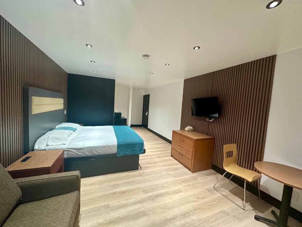 Casa Playa Inn & Suites Stanton Anaheim Area - King Suite