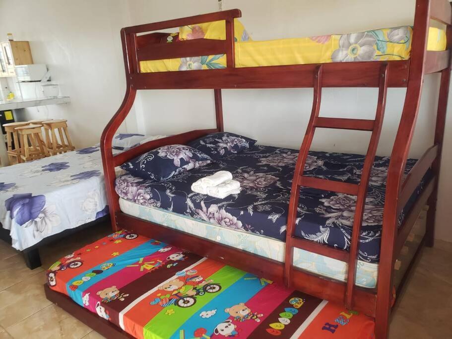 Palanda nebo palandy na pokoji v ubytování Suite privada para 5 personas - #6 Playa Engabao