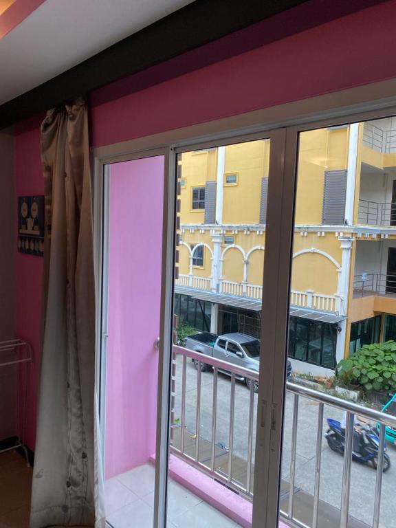 Balkón nebo terasa v ubytování Lavender Patong Hotel