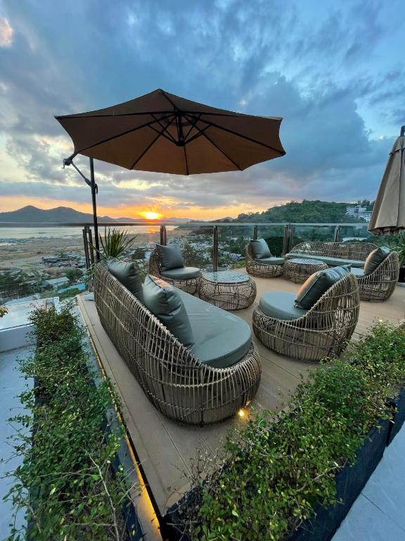 CORON 180 HOTEL