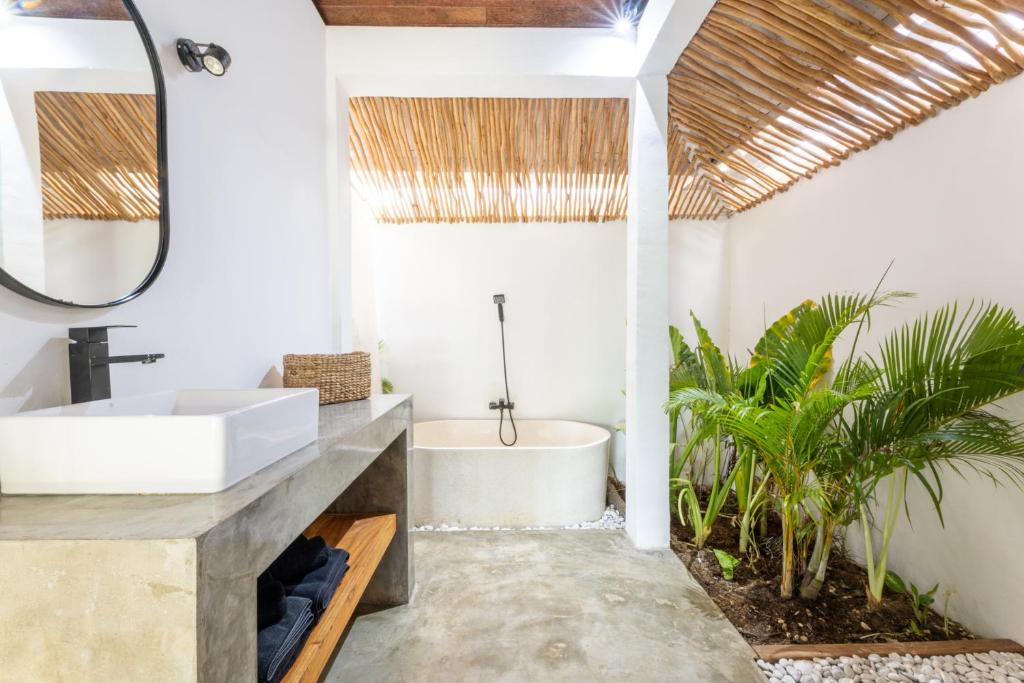 HOLA villas & lofts Uluwatu - Two-Bedroom Villa