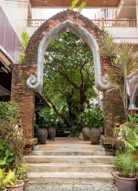 THE TOP PATONG RESORT. - Resim 1