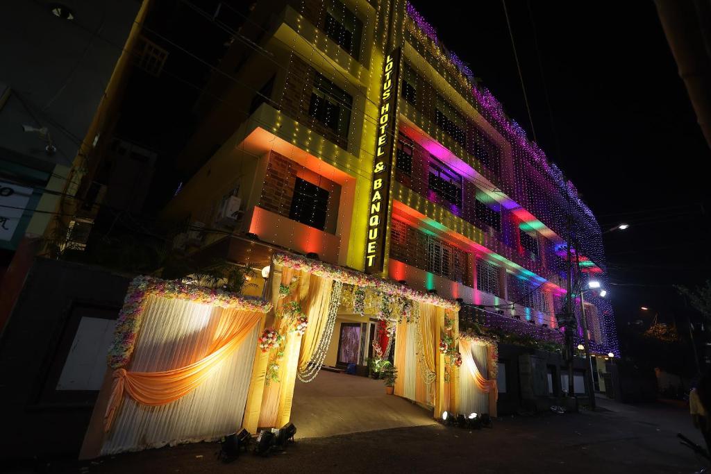 LOTUS HOTEL AND BANQUET, Kolkata (updated prices 2024)
