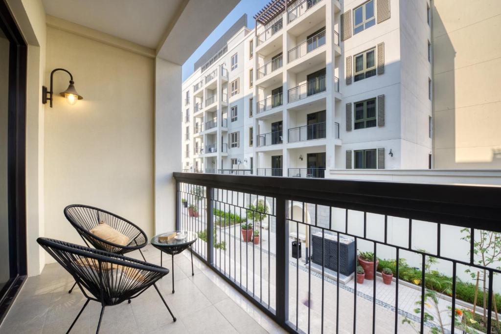 Fotografie z fotogalerie ubytování Spacious 2BR flat, La Rive 2 v Dubaji