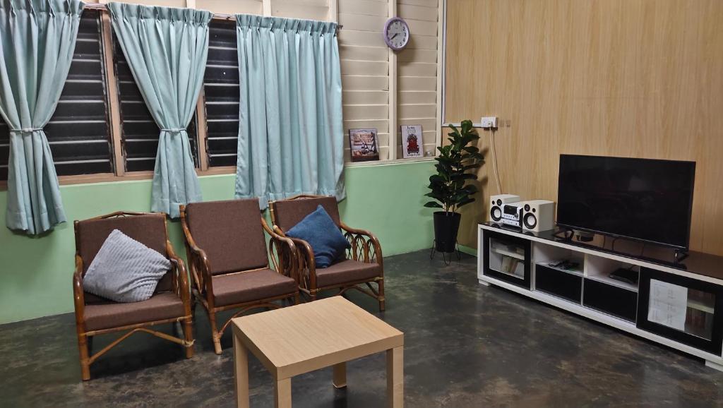 TV a/nebo společenská místnost v ubytování Grandpa House 爷爷老家