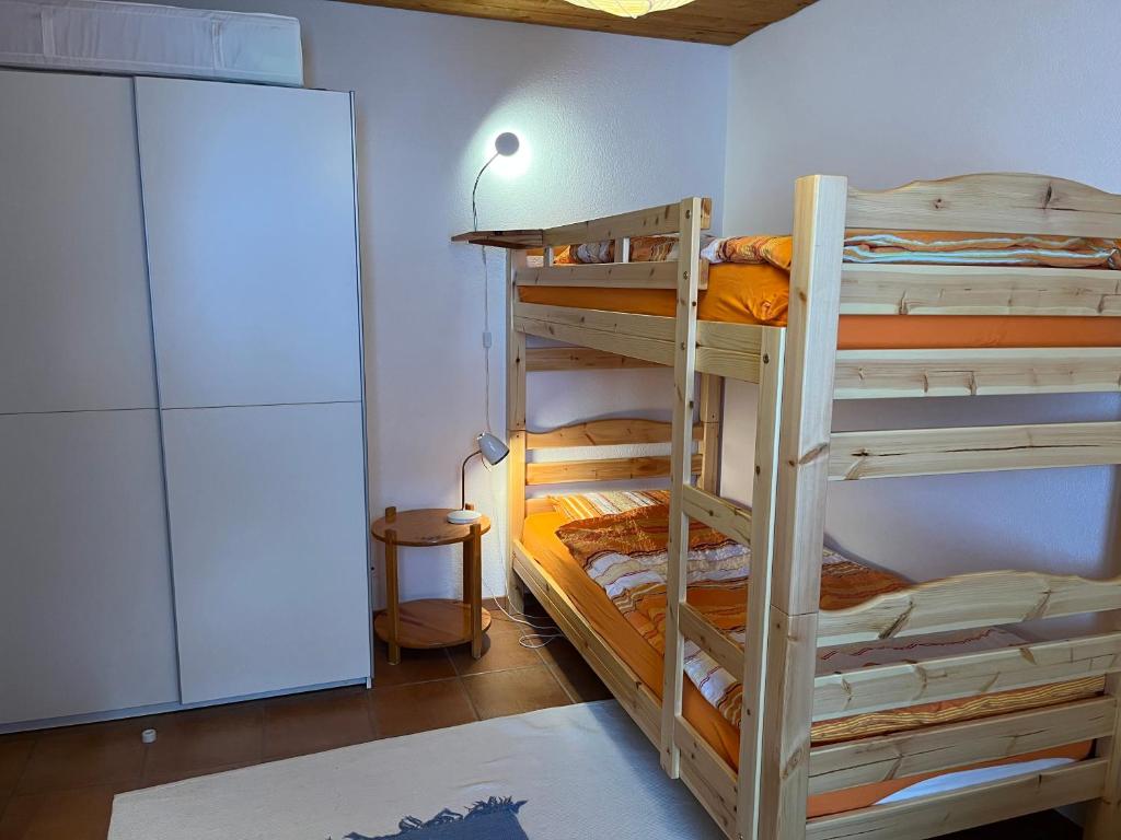 Postel nebo postele na pokoji v ubytování LES RHODOS 1