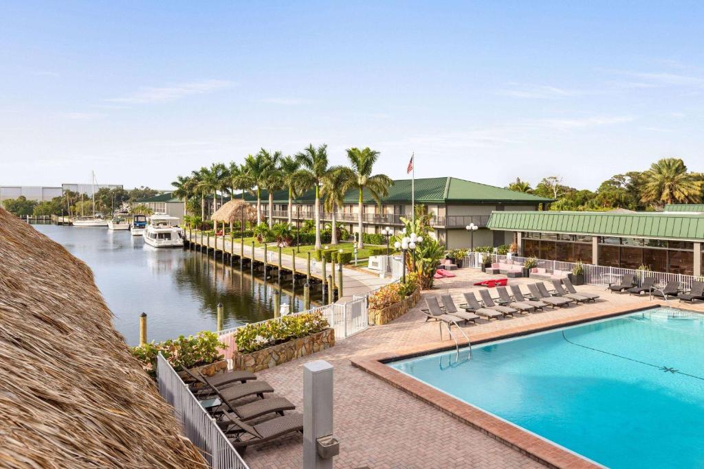 Ramada by Wyndham Sarasota Waterfront photo