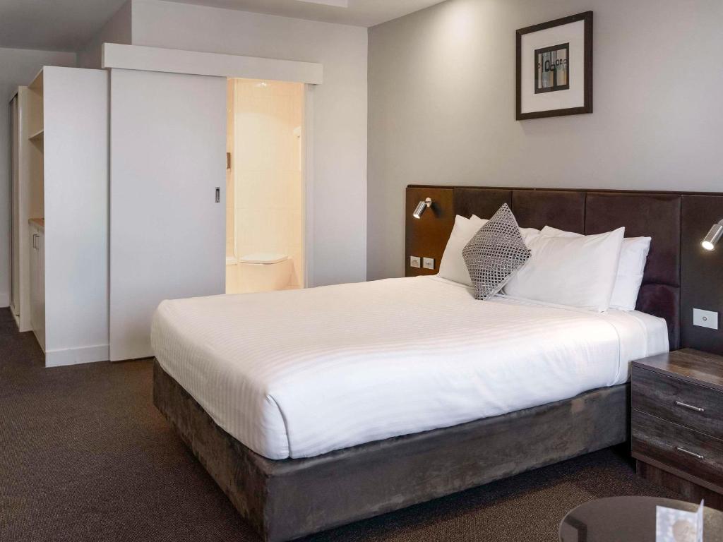 Adelaide Rockford - Resim 13