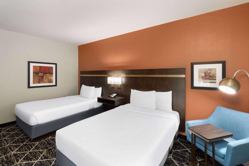 La Quinta by Wyndham Olathe photo