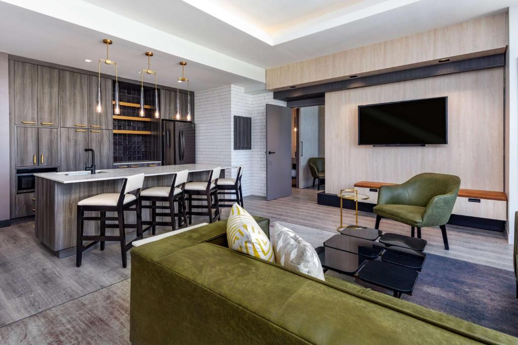 Hyatt Centric Charlotte SouthPark photo