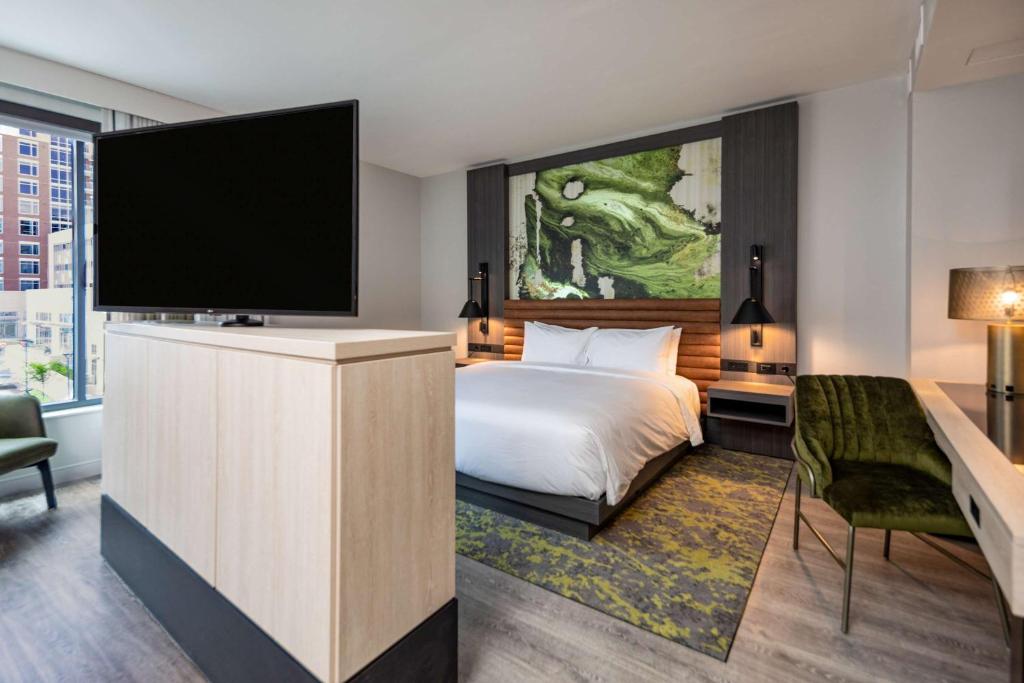 Hyatt Centric Charlotte SouthPark photo