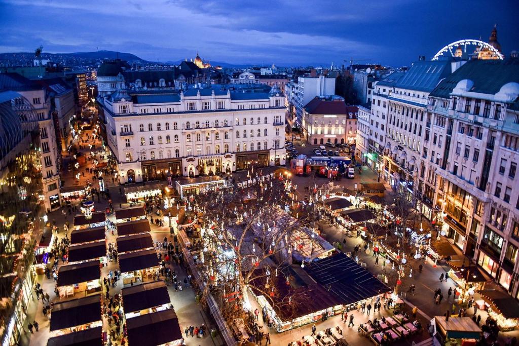 Výhľad na mesto Budapešť alebo výhľad na mesto priamo z apartmánu