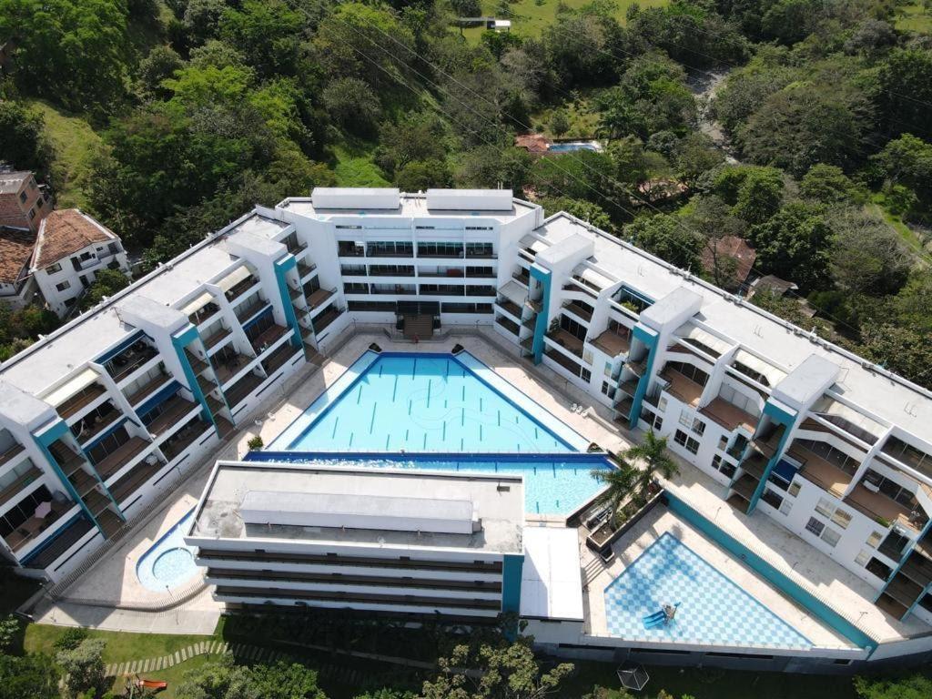 A view of the pool at Condominio Paraíso del Sol or nearby