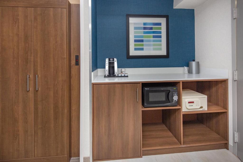 Holiday Inn Express San Diego Airport-Old Town by IHG photo