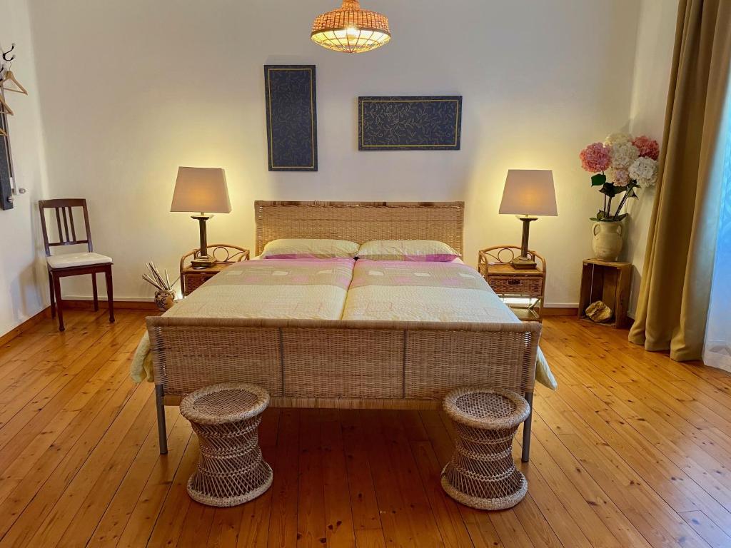 Postel nebo postele na pokoji v ubytování 1912 - Wooden Room - old town