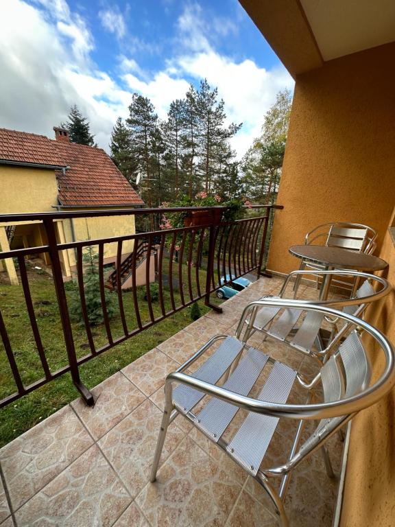 Un balcón o terraza en Divčibarski raj