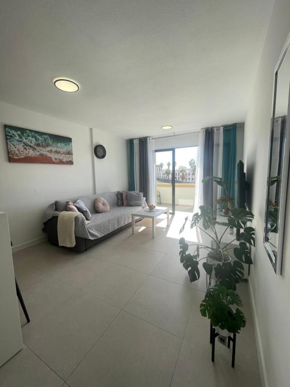 A seating area at Royal View Apartment - Playa de Las Americas