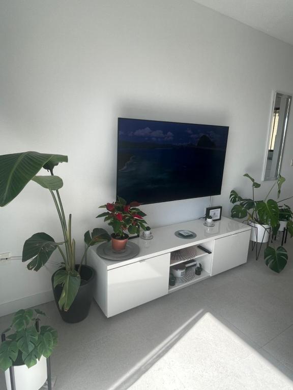 A television and/or entertainment centre at Royal View Apartment - Playa de Las Americas