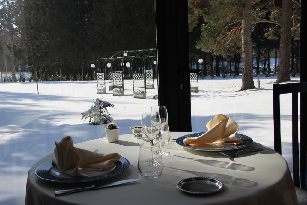 Hôtel Restaurant Logis La Méridienne v zimě