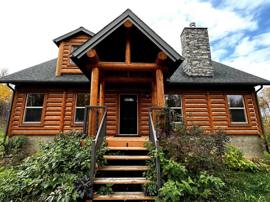 BARN OWL CABIN, Wabamun (updated prices 2024)