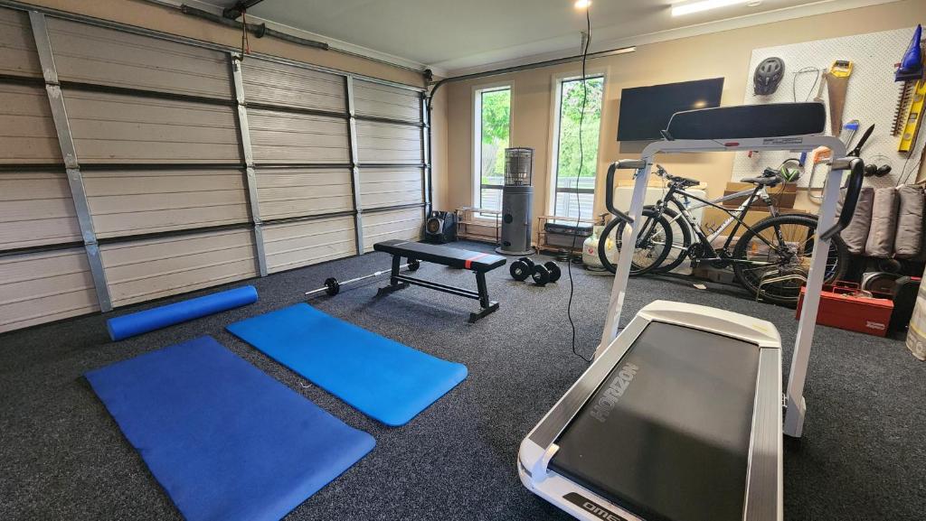 Fitness centrum a/nebo fitness zařízení v ubytování Huntington Honey