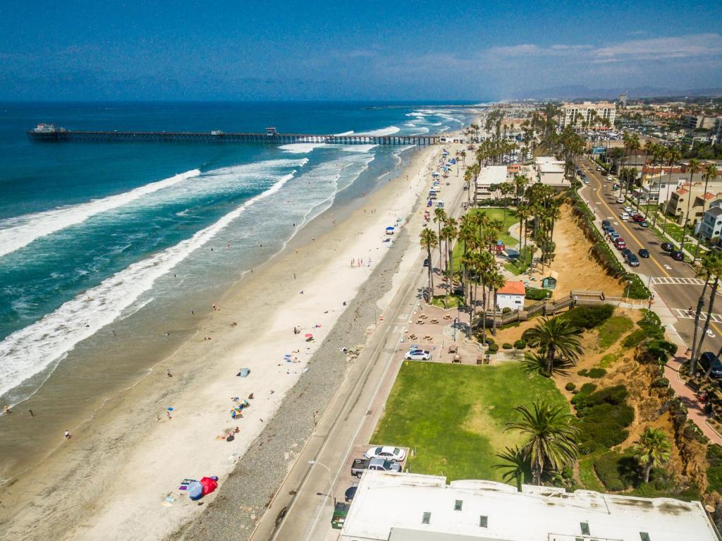 an aerial view of a beach and the ocean at Charming 1Bedroom Vacation Condo in Oceanside